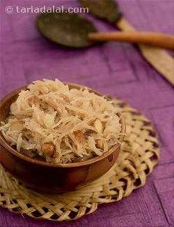 Sukhi Seviyan, sweet vermicelli flavoured with cardamom powder, cashewnuts and almonds.This simple dessert is a popular one in punjab. 