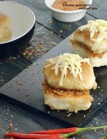 Cheesy Peri Peri Stuffed  Pav recipe