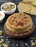 papad stuffed paratha | papad paratha recipe | parathas stuffed with papad |