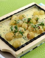 Sizzling Potatoes in Cheese Sauce recipe