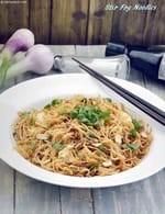 Indian style stir fry noodles recipe | veg stir fry noodles with paneer |