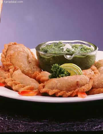 Cabbage Ghughras Recipe (Snack Recipes)