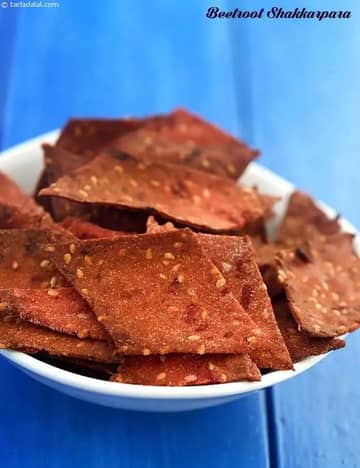 Beetroot Shakkarpara Recipe