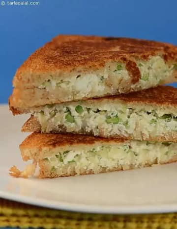 Paneer And Apple Grilled Sandwiches Recipe