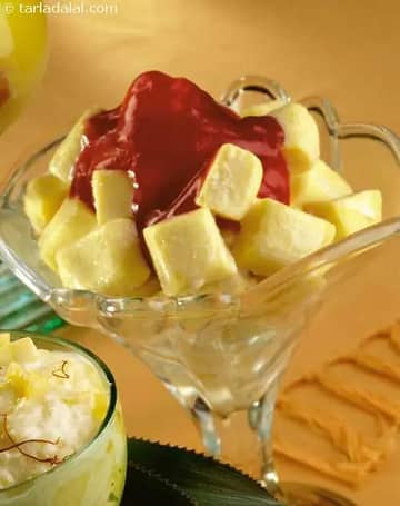 Low Fat Kulfi With Strawberry Coulis Recipe