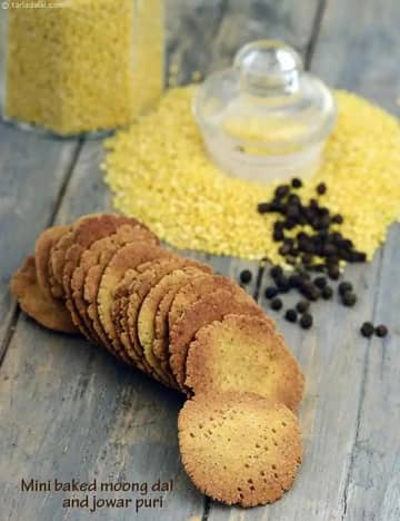 Mini Baked Moong Dal And Jowar Puri Recipe
