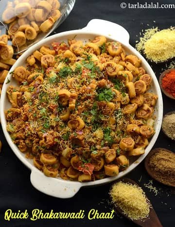 Quick Bhakarwadi Chaat Recipe (Mini Bhakarwadi Chaat)