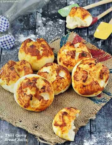 Thai Curry Bread Rolls Recipe