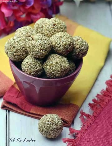 Til Ke Ladoo Recipe (Microwave Til Ladoo)