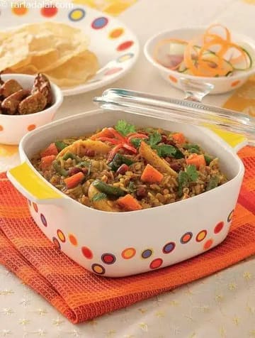 Bisi Bele Bhaat Recipe (Karnataka Style Bisi Bele Bhaat)