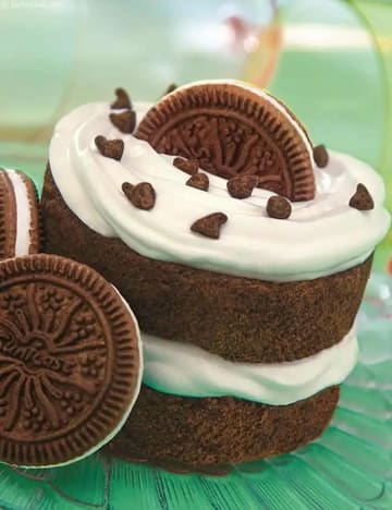 Chocolate And Cream Cake ( Cakes And Pastries ) Recipe