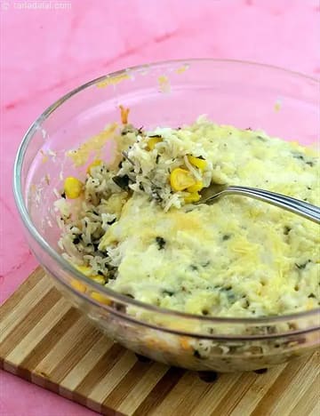 Layered Corn And Spinach Rice With Tomato Sauce Recipe