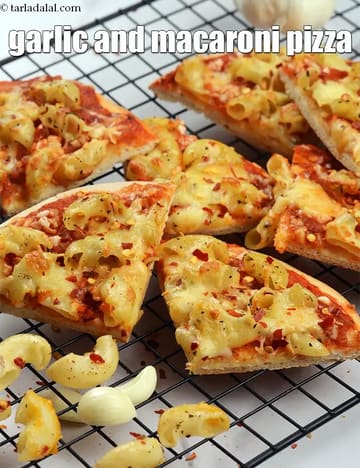 Garlic And Macaroni Pizza Recipe (Macaroni And Cheese Pizza)