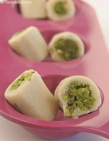 Kaju Pista Roll Recipe (Mithai Recipes)