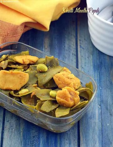 Khatti Meethi Papdi Recipe (Dhokli)