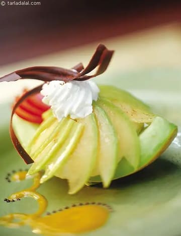 Quick Eggless Melon Mousse Recipe