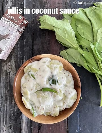 Idlis In Coconut Sauce Recipe (Palak Idlis In Coconut Curry)