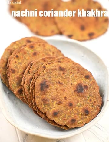Nachni Coriander Khakhra Recipe (Ragi Khakhra With Kothmir)