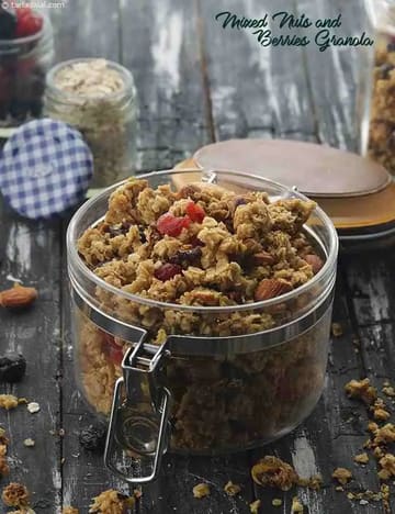 Mixed Nut And Berries Granola Recipe