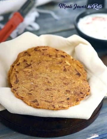 Mooli Jowar Ki Roti Recipe (Mooli Jowar Ki Paratha)