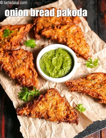 Onion Bread Pakoda Recipe (Crispy Pyaaz Bread Ke Pakode)