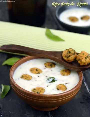 Rice Pakoda Kadhi Recipe