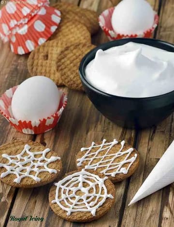 Royal Icing Recipe (Royal Icing With Egg Whites)