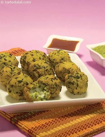 Stuffed Methi Paneer Pakoda Recipe