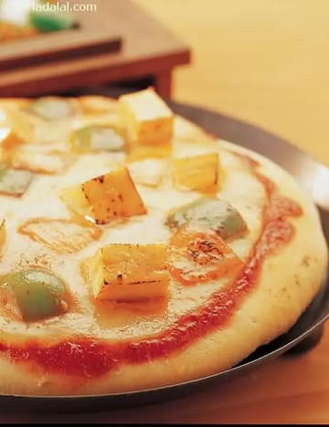 Tandoori Paneer Pizzas Recipe