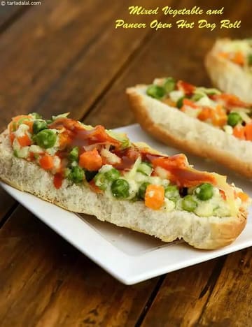 Mixed Vegetable And Paneer Open Hot Dog Roll Recipe