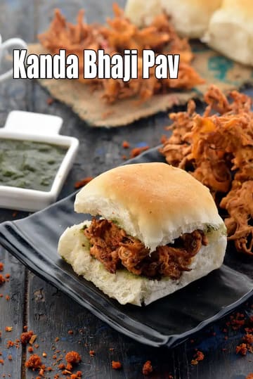 Kanda Bhaji Pav Recipe (Mumbai Roadside Kanda Bhaji)