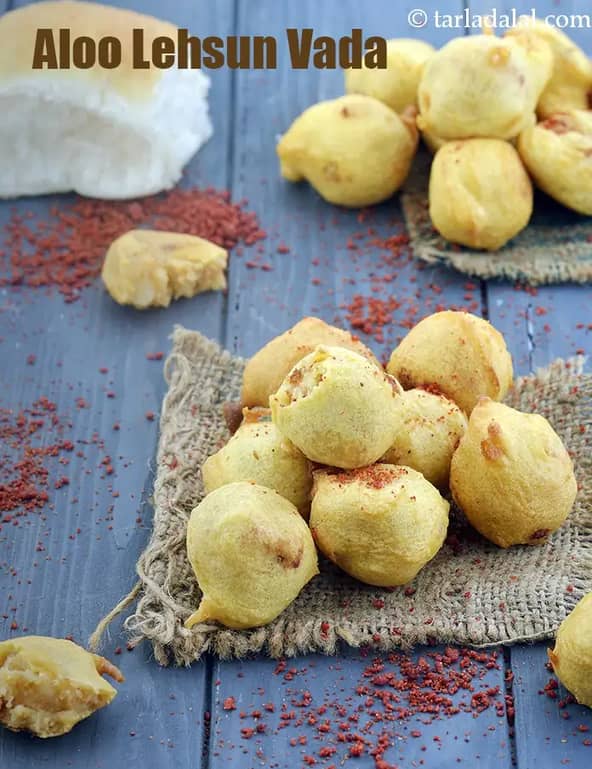Aloo Lehsun Vada Recipe (Mumbai Roadside Vada)