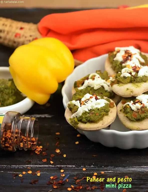 Paneer And Pesto Mini Pizza Recipe