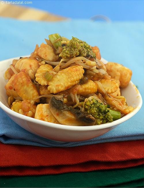 Broccoli, Mushroom and Tofu in Schezuan Sauce | Tarla Dalal