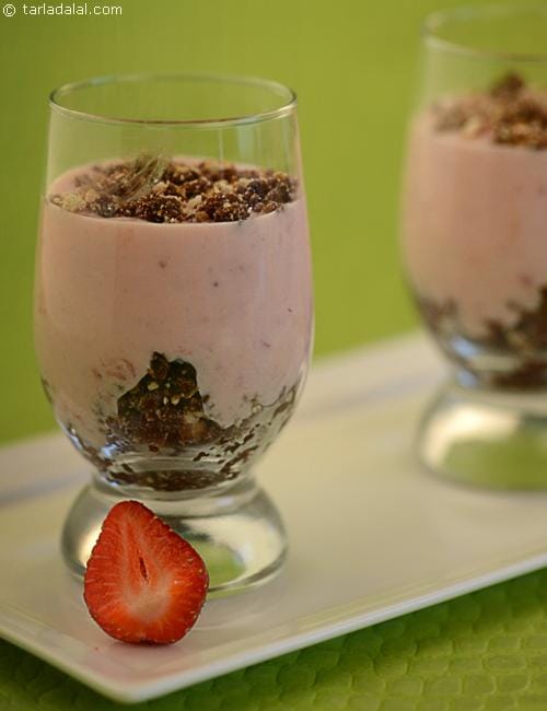 Chocolaty Strawberry Yoghurt Fantasy | Tarla Dalal