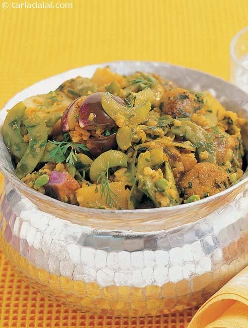 Healthy Oondhiya, Healthy Diabetic Recipe | Tarla Dalal