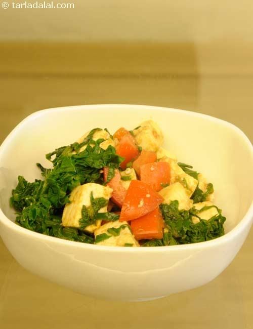 Spinach And Paneer Salad ( Healthy Soups And Salads ) Recipe | Tarla Dalal