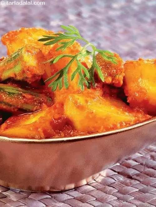 Drumstick Curry Recipe (South Indian Drumstick Potato Sabzi)