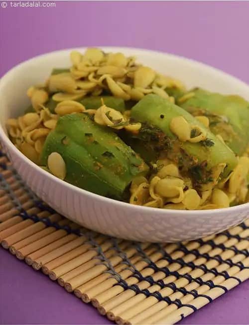 Stuffed Turai With Sprouted Vaal Recipe