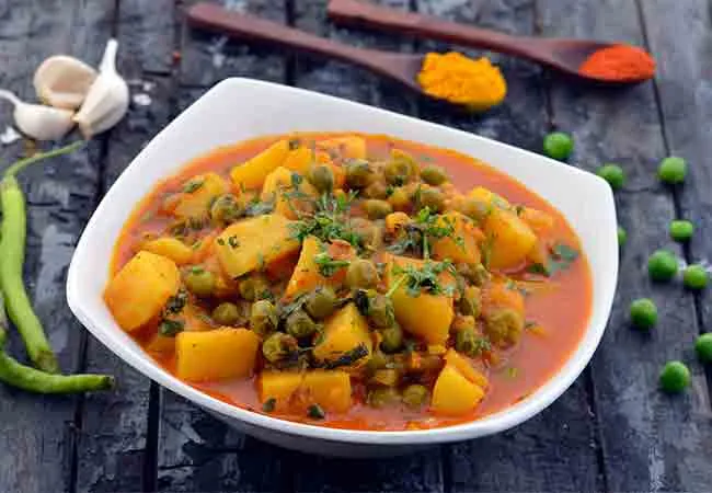 आलू मटर की सब्जी  - Aloo Matar, Aloo Matar Sabzi 