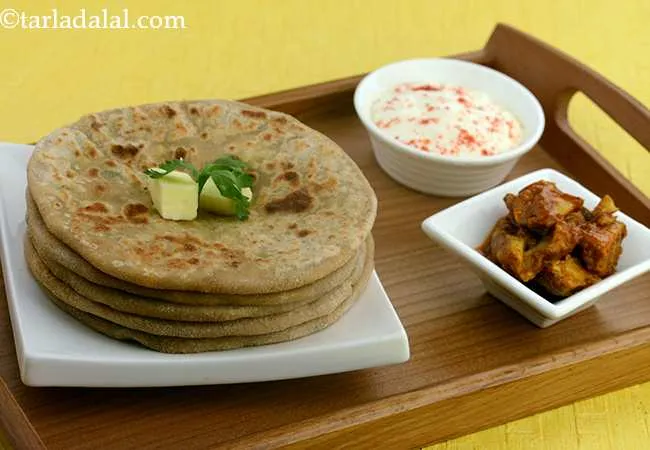 आलू पराठा की रेसिपी - Aloo Paratha, Punjabi Aloo Paratha Recipe