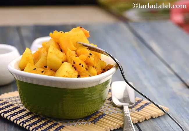  Aloo Aur Kaddu ki Subzi