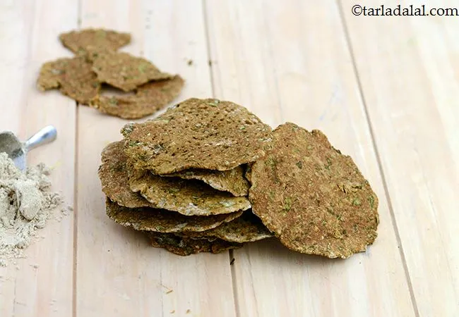 Baked Palak Methi Puris