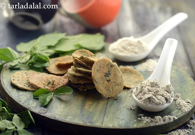 Baked Palak Methi Puris