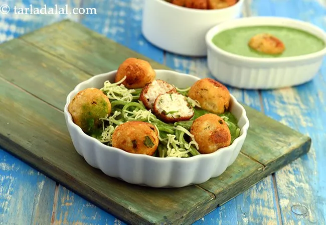 Baked Spaghetti with Paneer Balls in Spinach Sauce