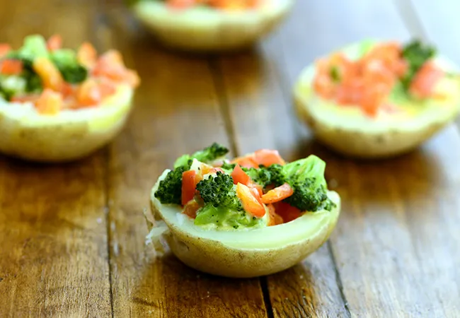  Baked Potatoes with Broccoli and Red Pepper
