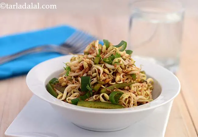  Bean Sprouts and Capsicum Salad