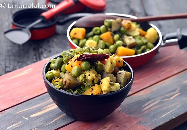 Bengali Mixed Vegetable Dry Sabzi, Panch Phodoner Chorchori