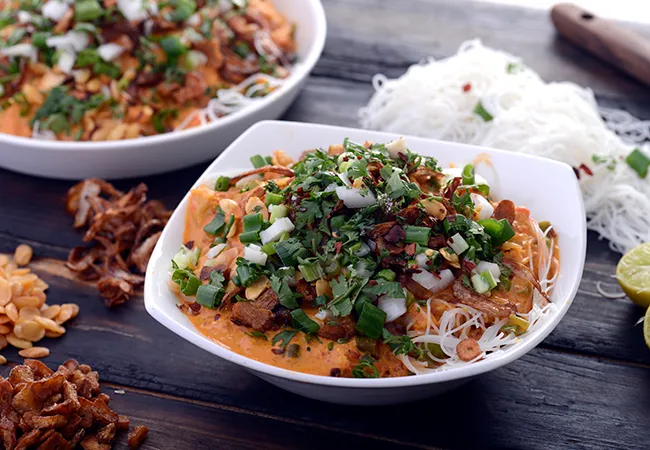  Burmese Khowsuey
