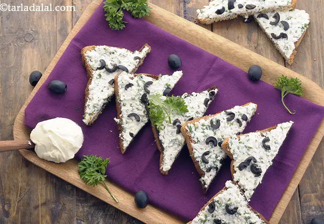 Cheesy Paneer and Parsley Toast